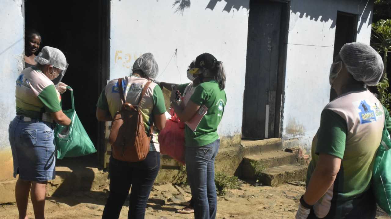 Camacã: Famílias do Assentamento Nova Ipiranga recebem cesta básicas e máscaras